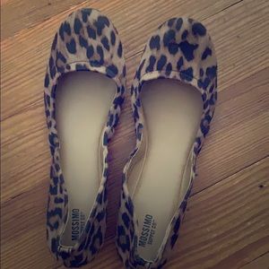 Mossimo animal print flats, never worn!